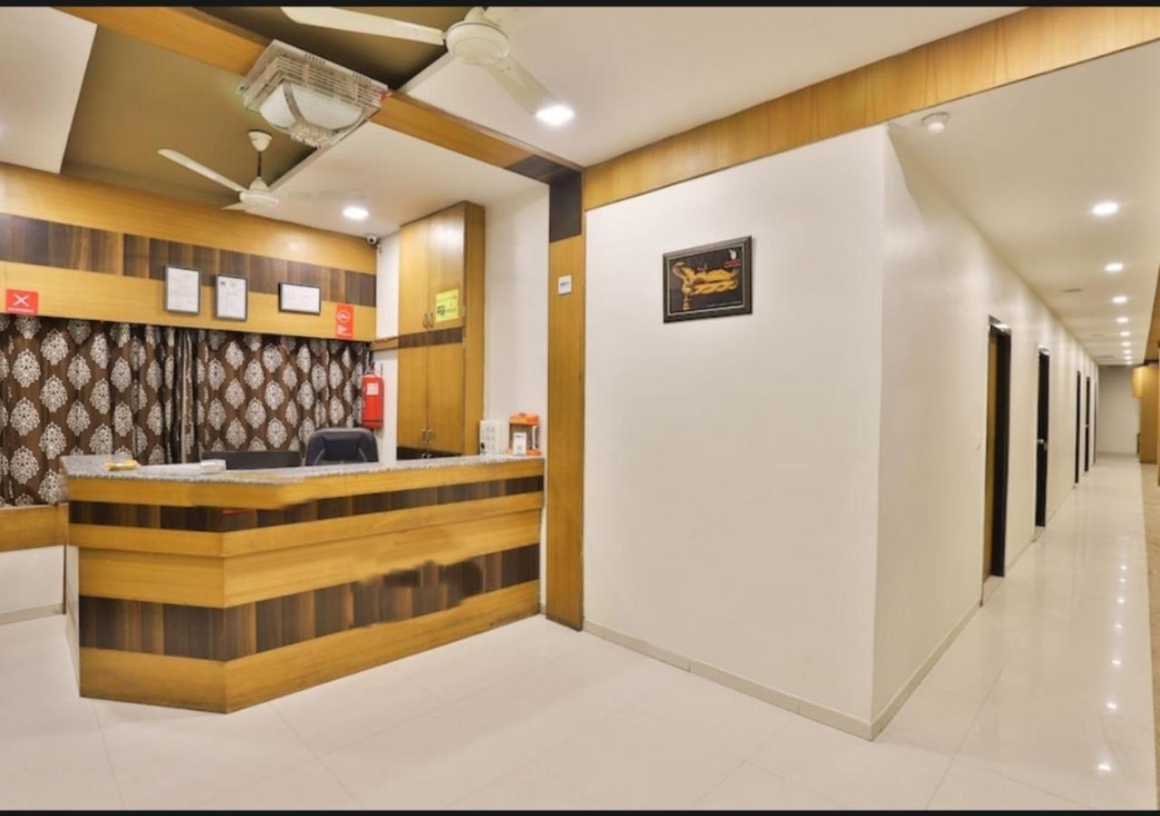 Hotel Shreenath アーメダバード エクステリア 写真